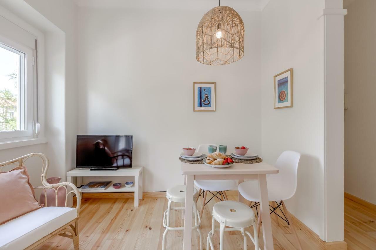 Sunny, Bright And Quiet Apartment, By Timecooler Lissabon Exterior foto